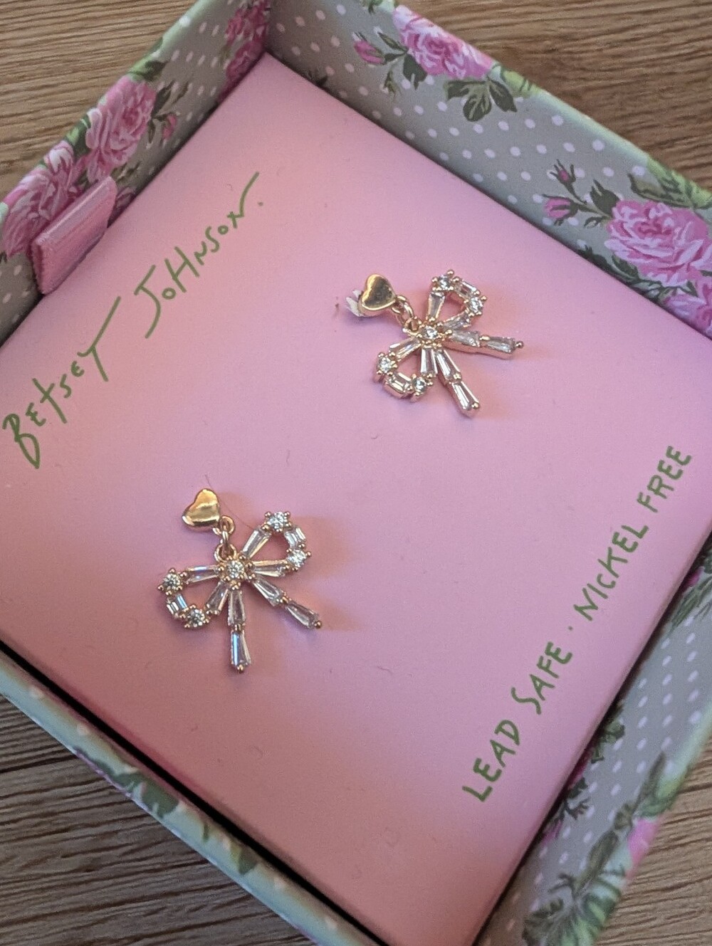 Betsey Johnson Summer Jewelry 4pc Set; 3 Pairs of Earrings & a Necklace - Picture 5 of 15